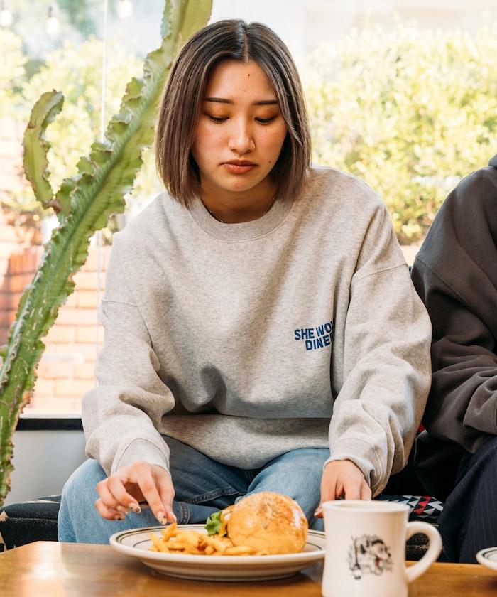 SHE WOLF DINER×FREAK'S STORE/シーウルフダイナー 特別款 寬鬆版型 背部印花 圓領衛衣/CAR