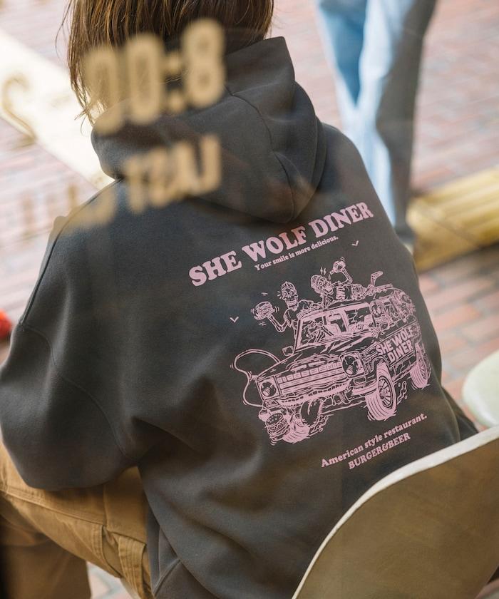 SHE WOLF DINER×FREAK'S STORE/シーウルフダイナー 特別款 寬鬆版型 背部印花 套頭衛衣/連帽衫/CAR