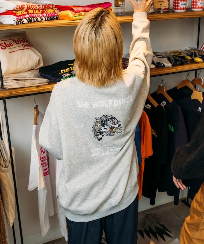 SHE WOLF DINER×FREAK'S STORE/シーウルフダイナー特別款寬鬆版型後背刺繡圓領衛衣/WOLF