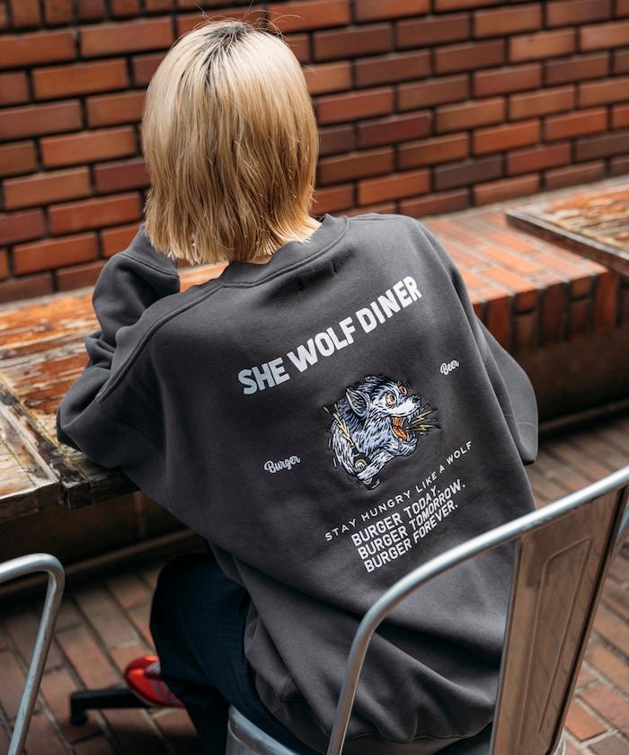 SHE WOLF DINER×FREAK'S STORE/シーウルフダイナー特別款寬鬆版型後背刺繡圓領衛衣/WOLF