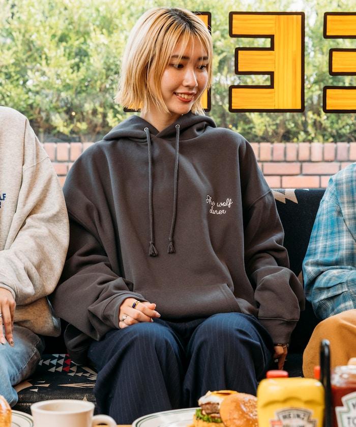 SHE WOLF DINER×FREAK'S STORE/シーウルフダイナー特別款寬鬆版型背部刺繡連帽衛衣/WOLF
