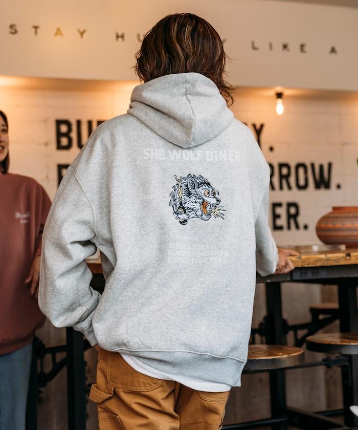 SHE WOLF DINER×FREAK'S STORE/シーウルフダイナー特別款寬鬆版型背部刺繡連帽衛衣/WOLF