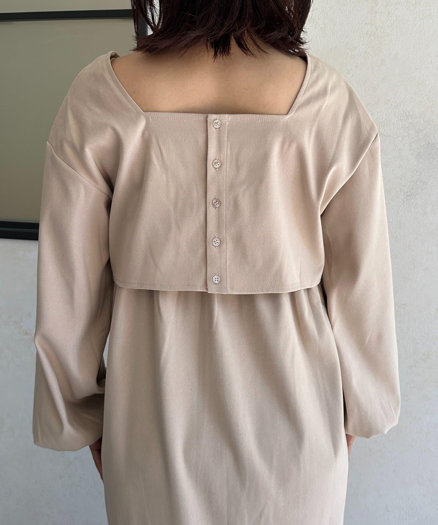 褶皺短款開衫×吊帶連衣裙