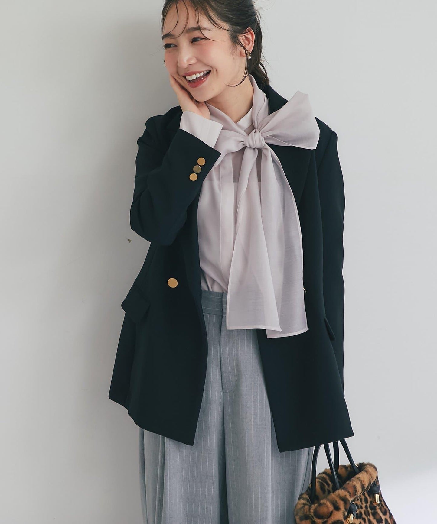 透視大蝴蝶結領襯衫