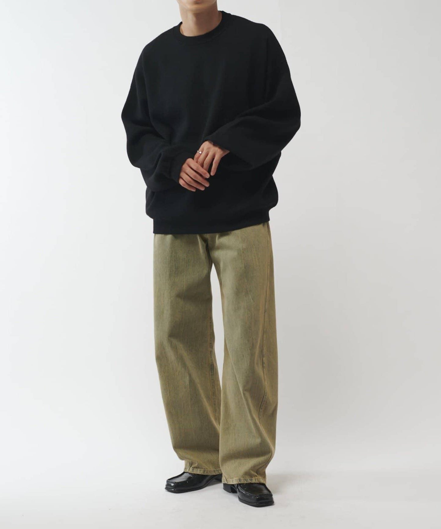 可水洗現代基礎款圓領針織衫