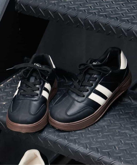 條紋休閒運動鞋