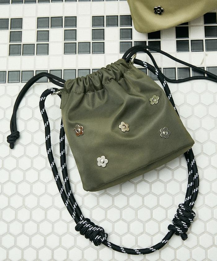 花卉鉚釘尼龍束口包