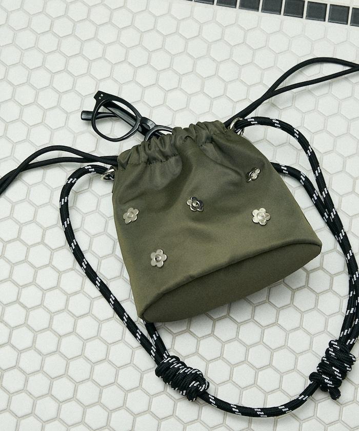 花卉鉚釘尼龍束口包