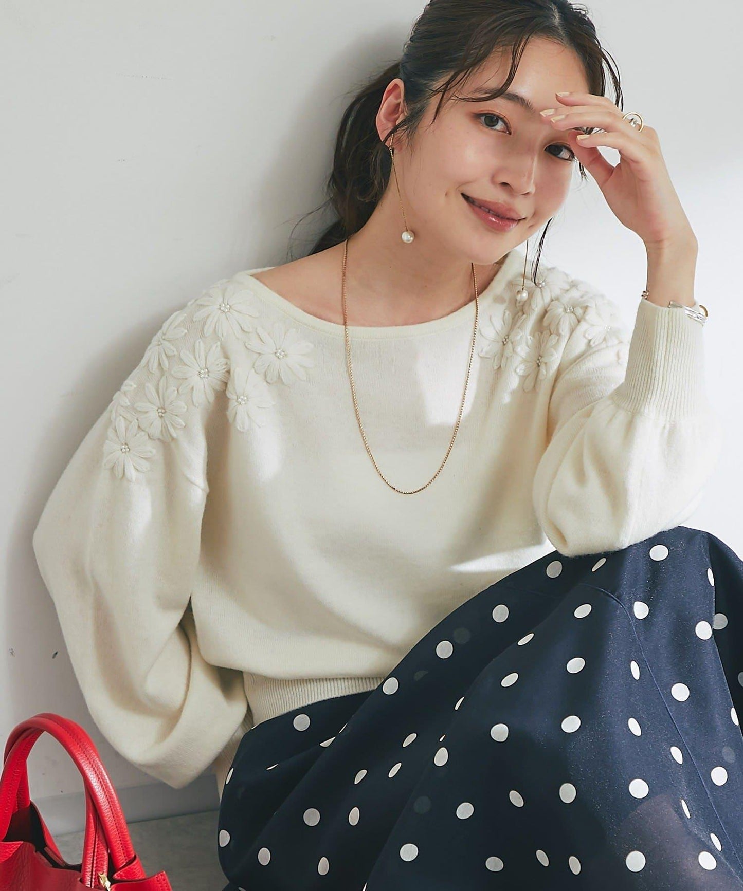 【最強人氣針織衫】花卉刺繡短款針織衫