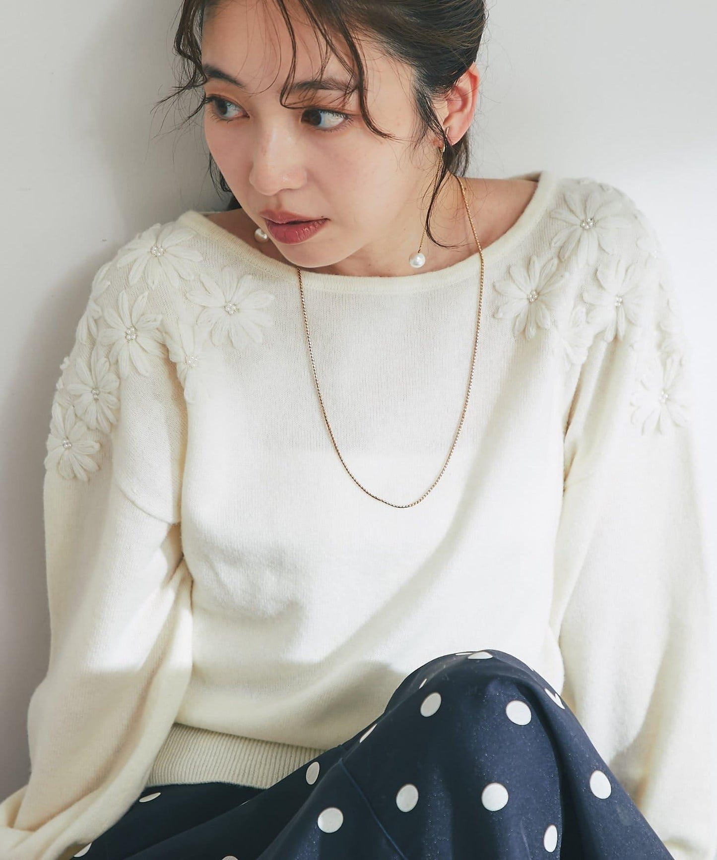 【最強人氣針織衫】花卉刺繡短款針織衫