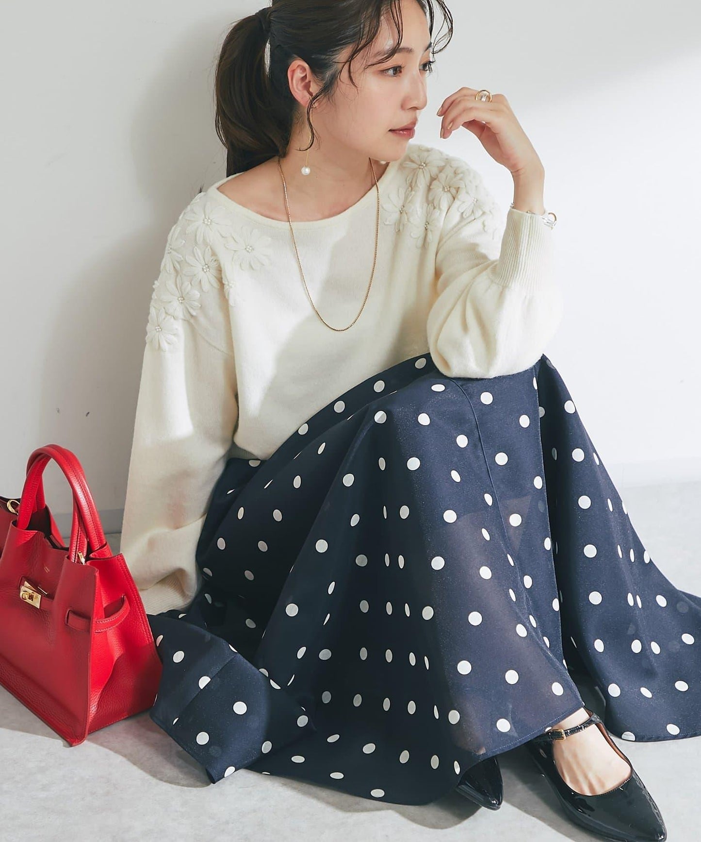 【最強人氣針織衫】花卉刺繡短款針織衫