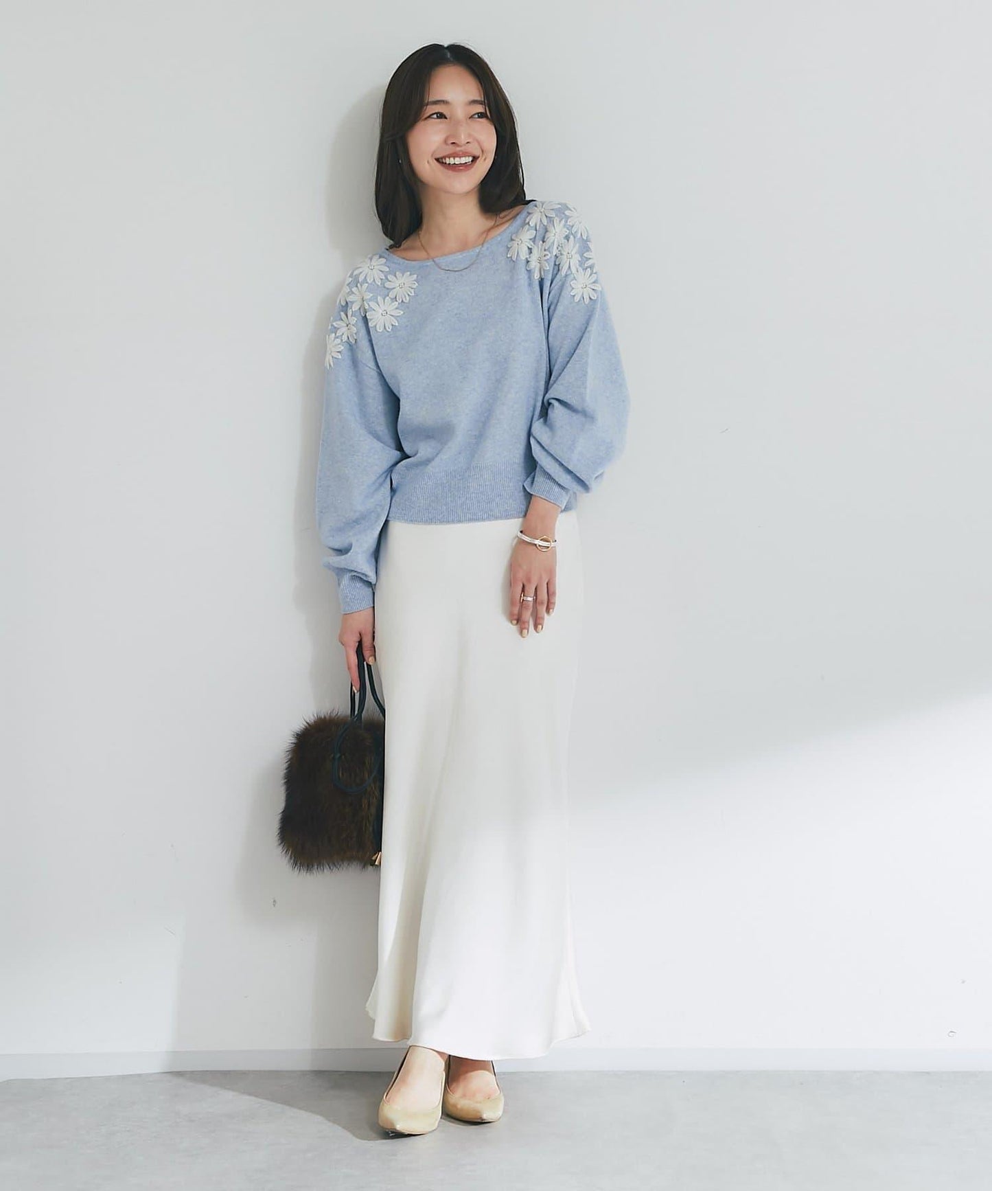 【最強人氣針織衫】花卉刺繡短款針織衫