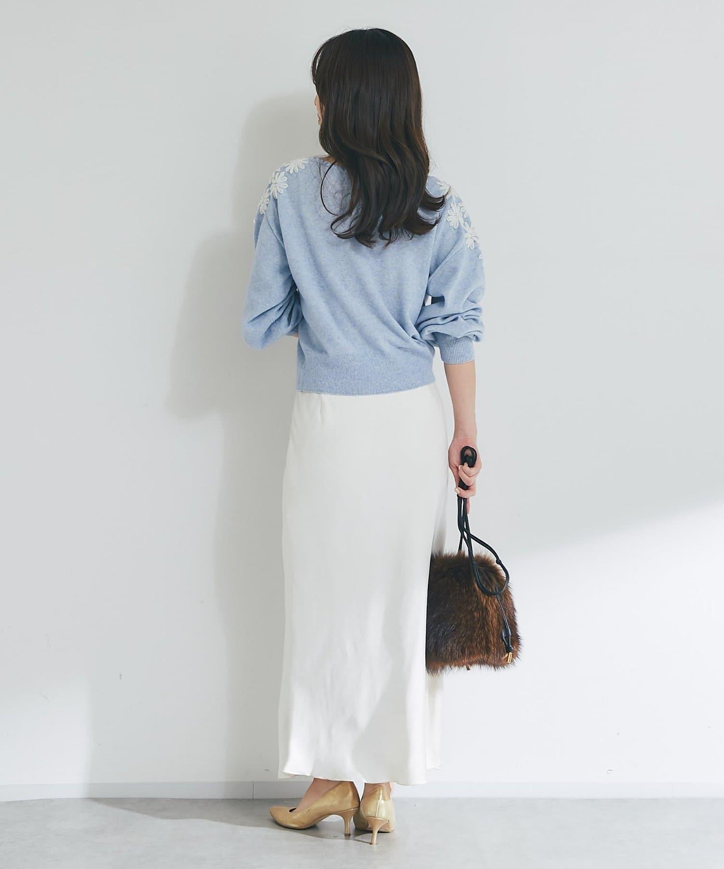 【最強人氣針織衫】花卉刺繡短款針織衫