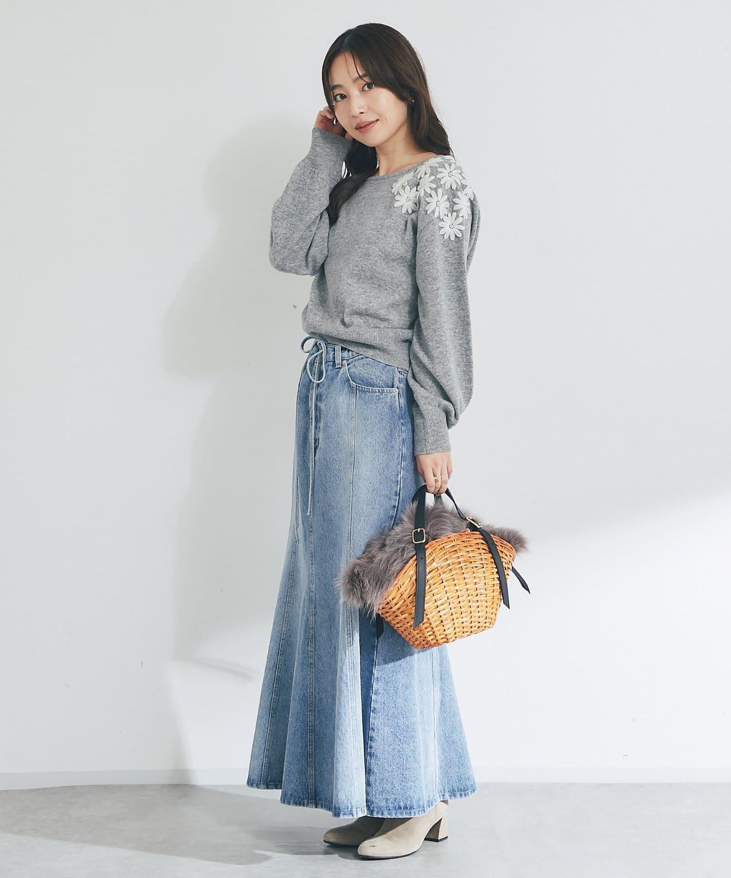 【最強人氣針織衫】花卉刺繡短款針織衫