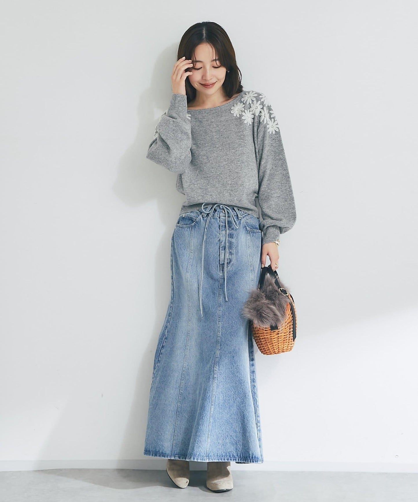 【最強人氣針織衫】花卉刺繡短款針織衫