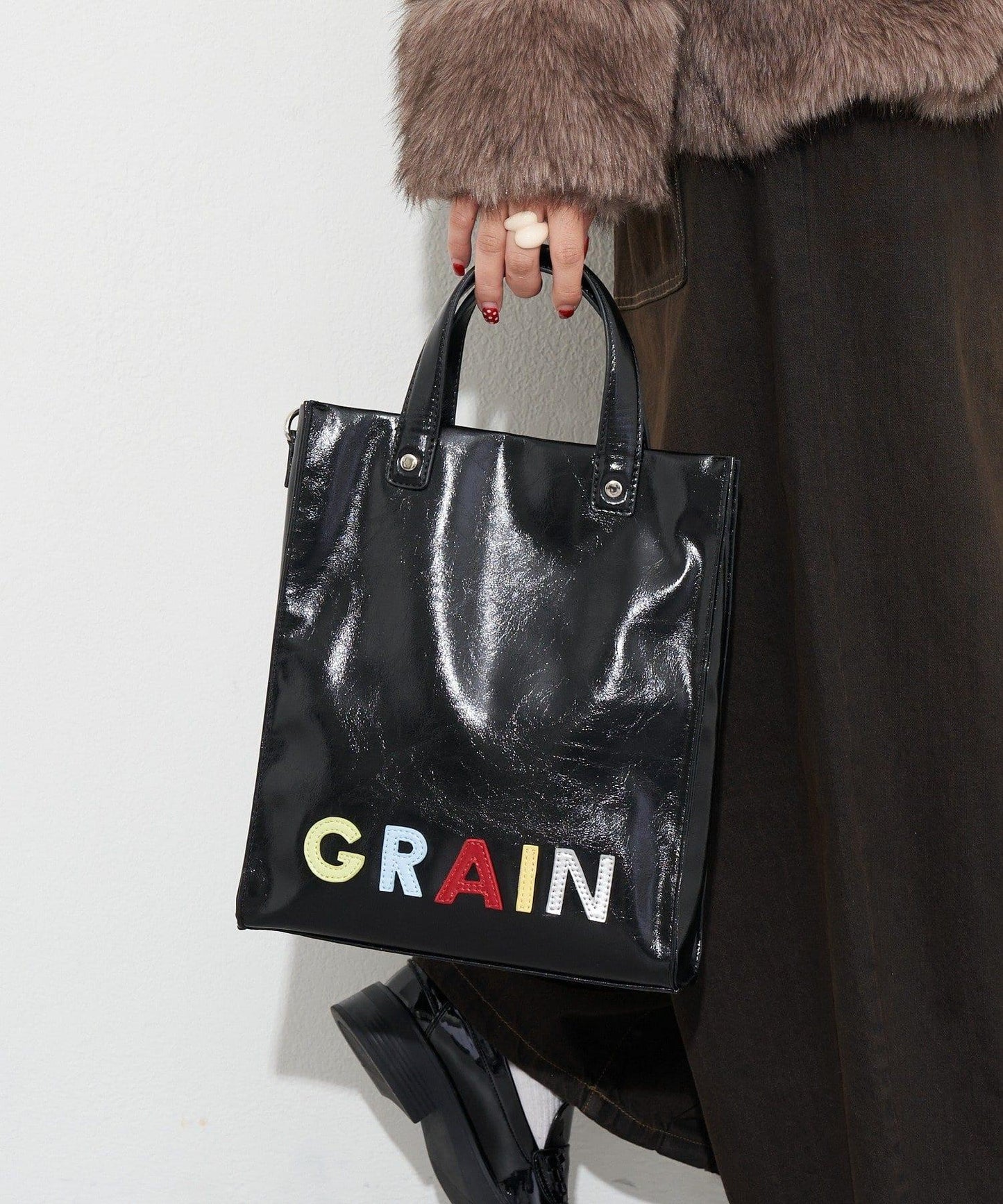 【GRAIN/グレイン】徽章標誌仿皮托特包