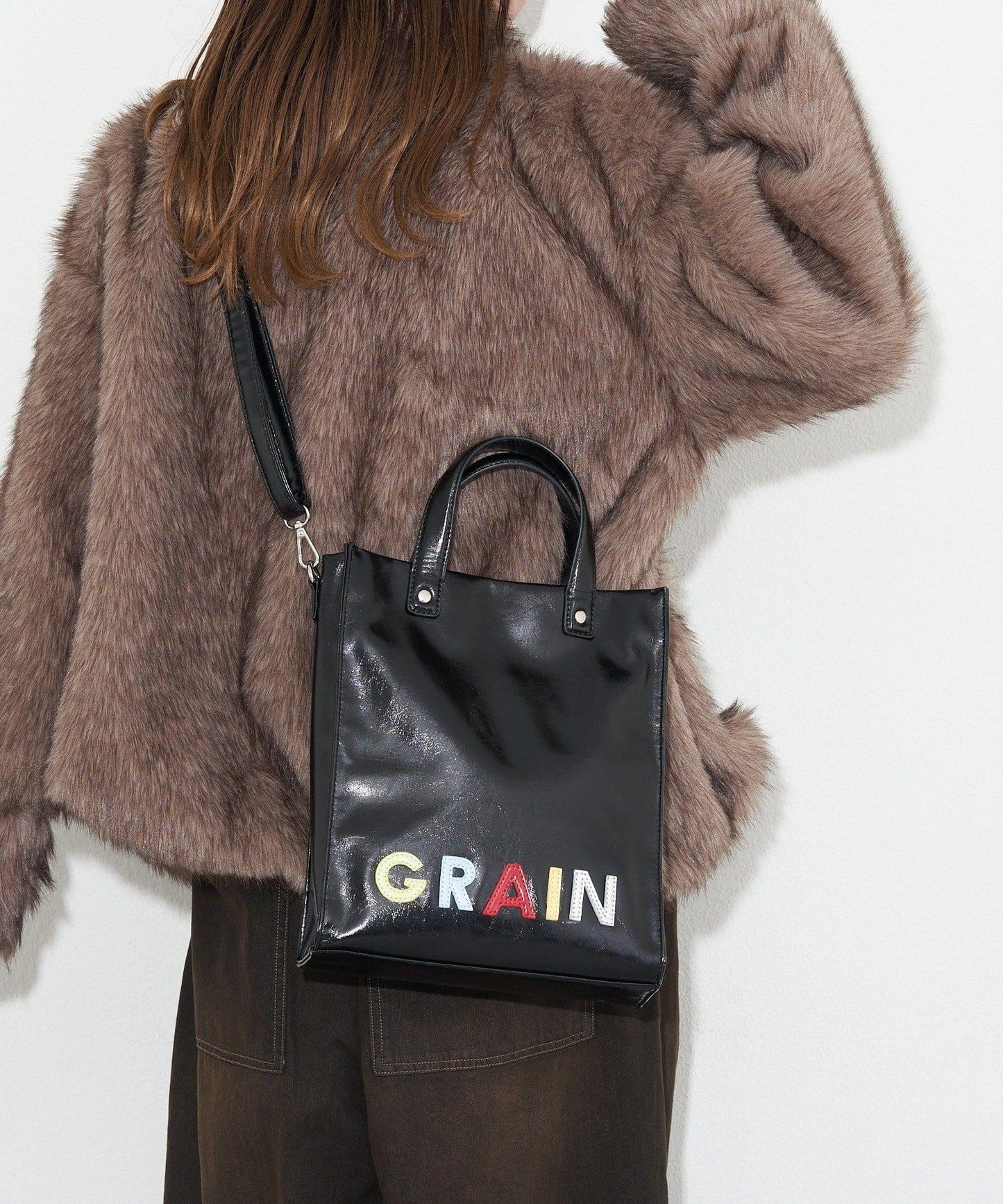 【GRAIN/グレイン】徽章標誌仿皮托特包
