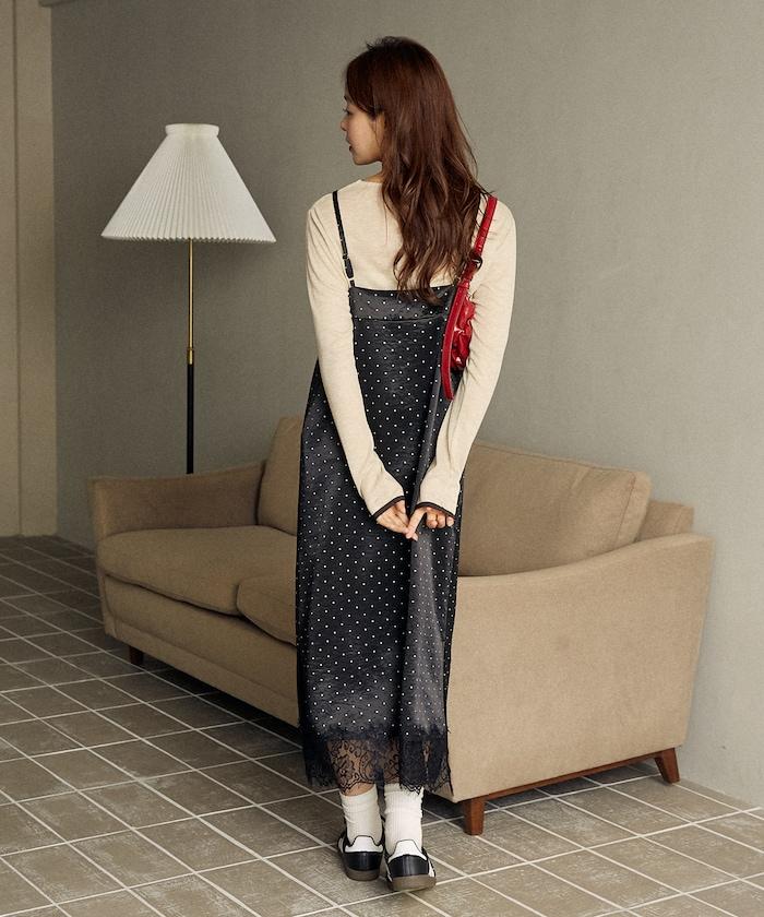 單點刺繡 下襬蕾絲 緞面吊帶連衣裙