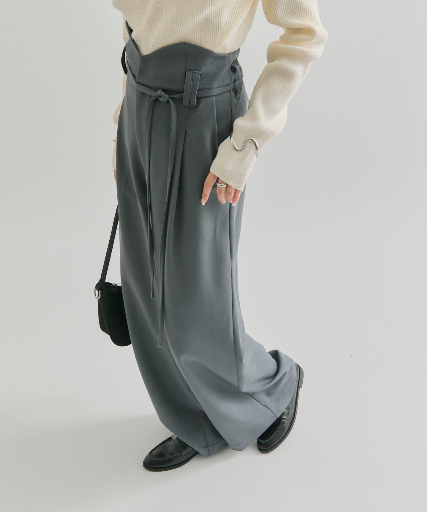 波浪腰帶休閒褲