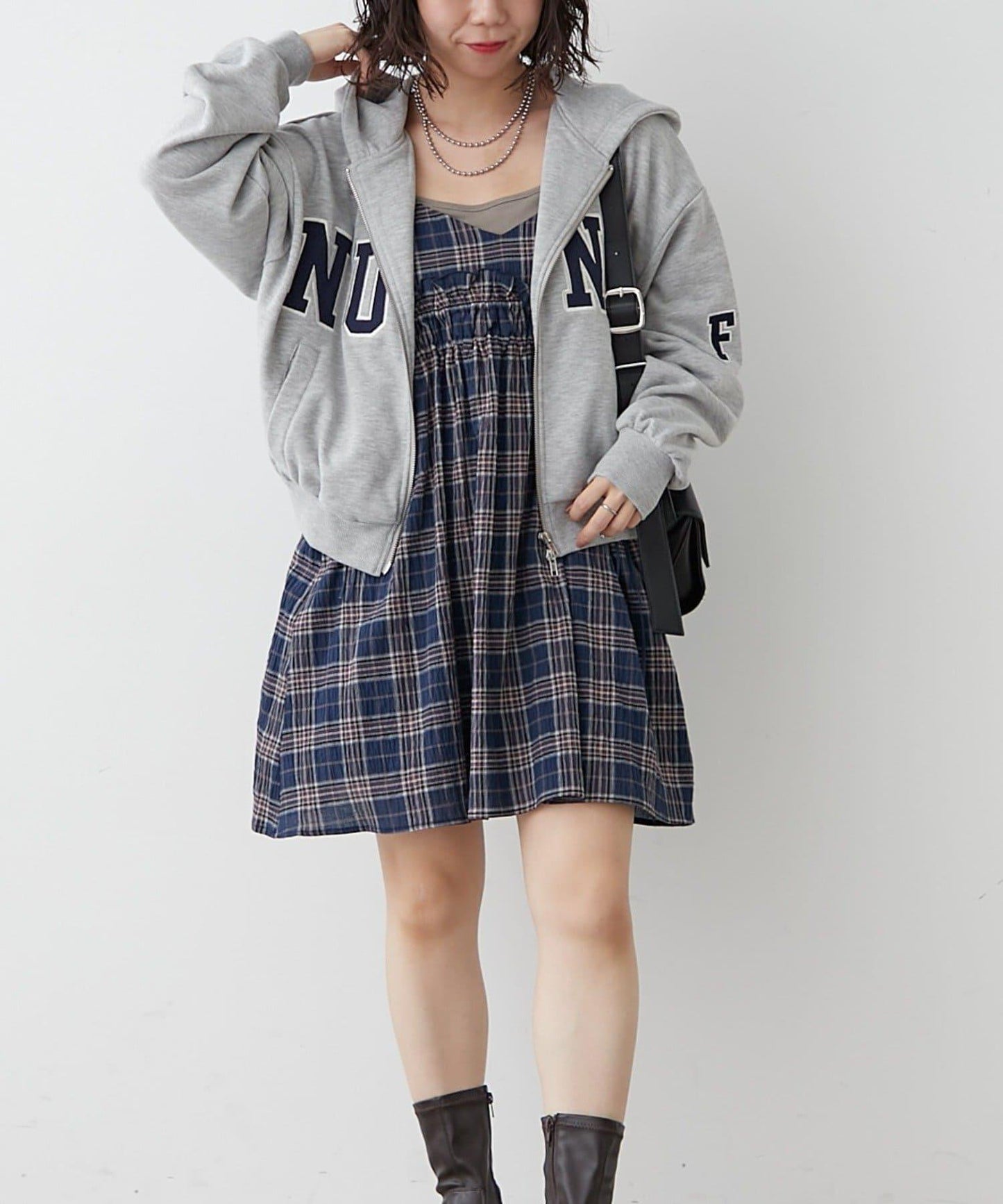 【NUNIFE】【可選2種長度】大字母印花連帽衛衣