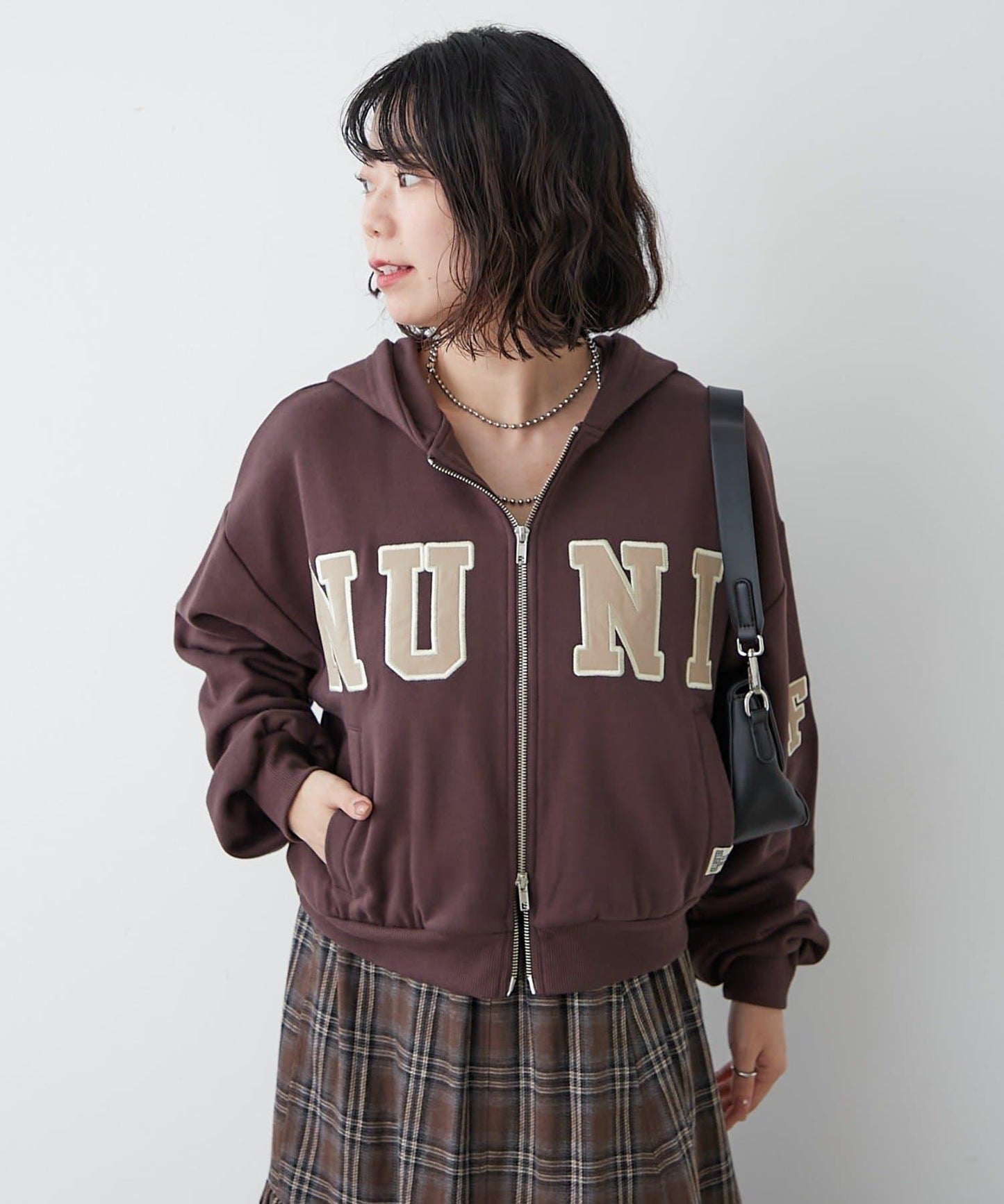 【NUNIFE】【可選2種長度】大字母印花連帽衛衣