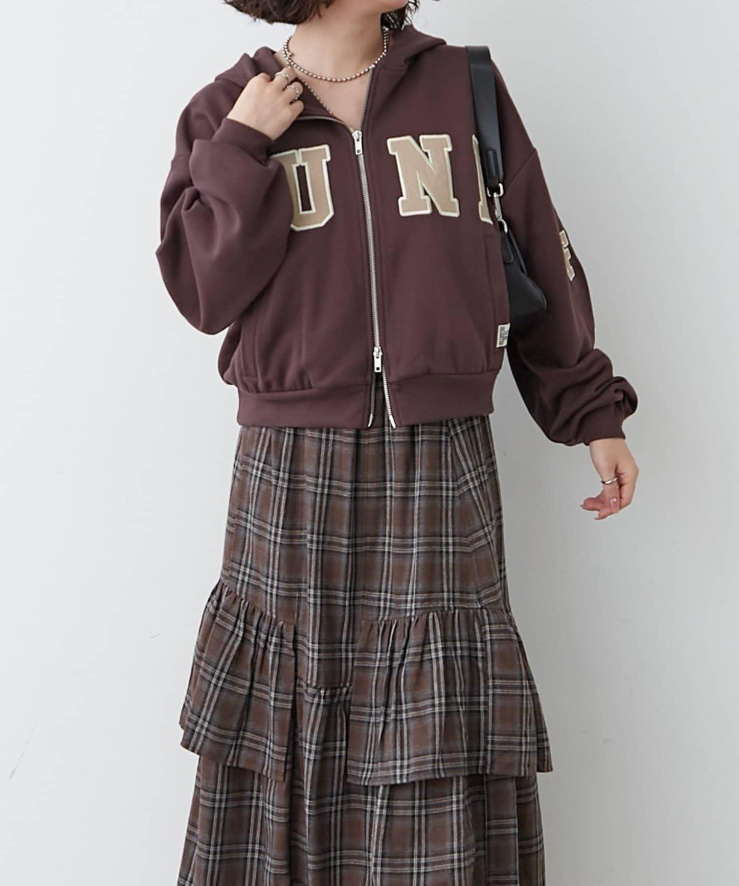 【NUNIFE】【可選2種長度】大字母印花連帽衛衣