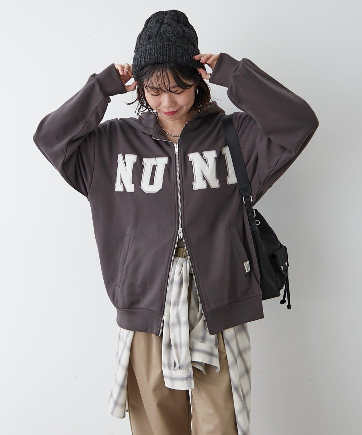 【NUNIFE】【可選2種長度】大字母印花連帽衛衣