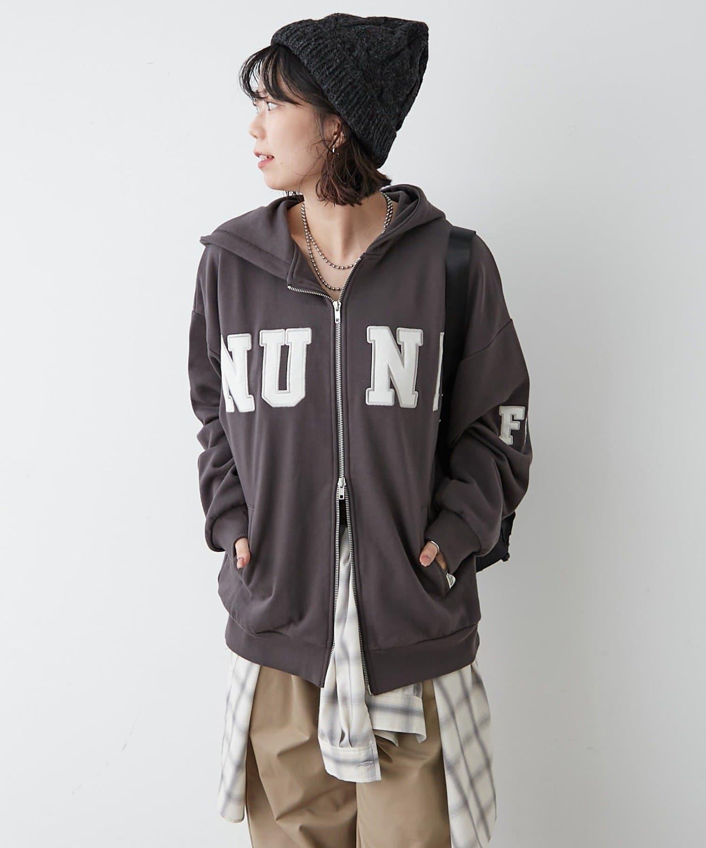 【NUNIFE】【可選2種長度】大字母印花連帽衛衣