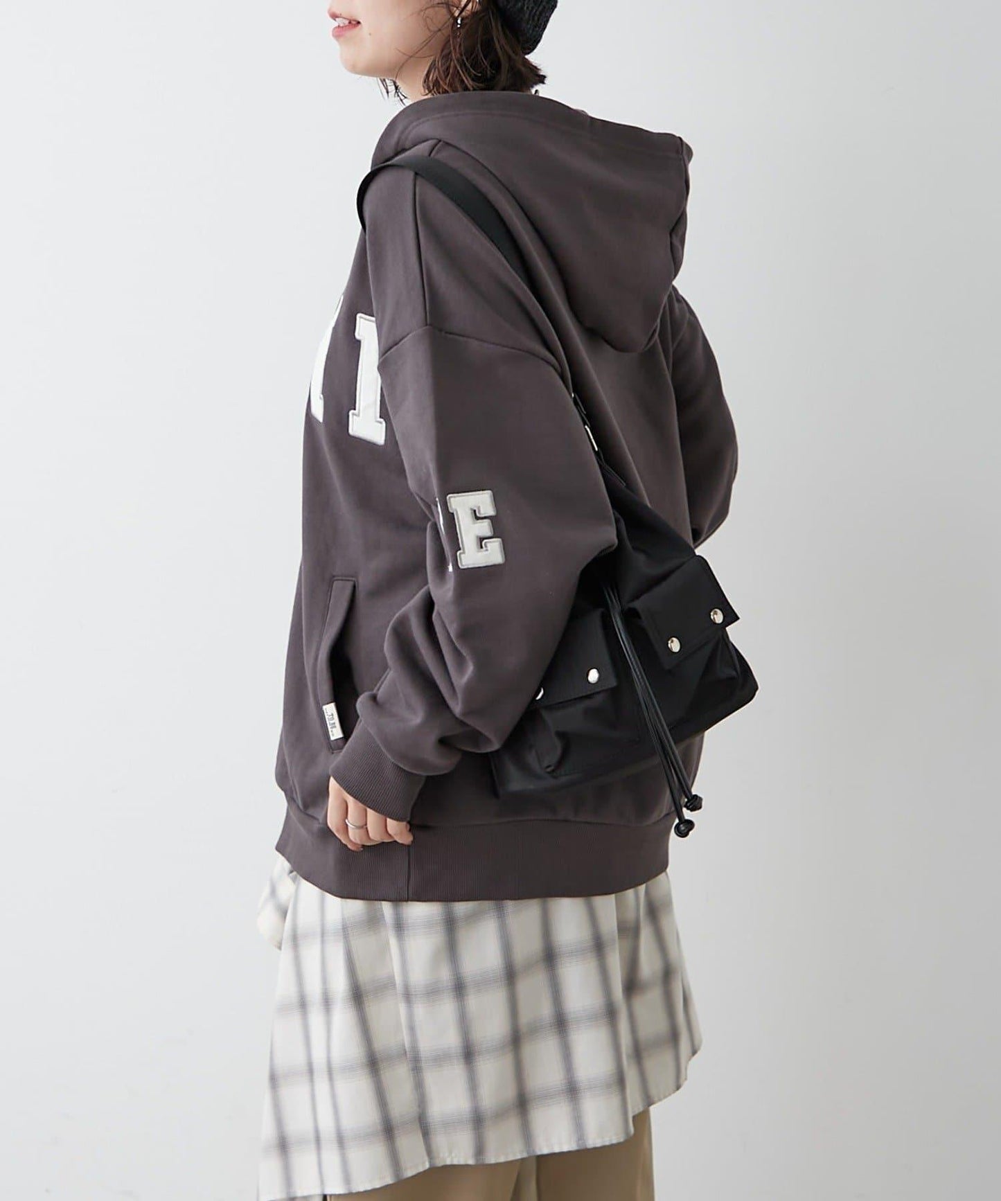 【NUNIFE】【可選2種長度】大字母印花連帽衛衣