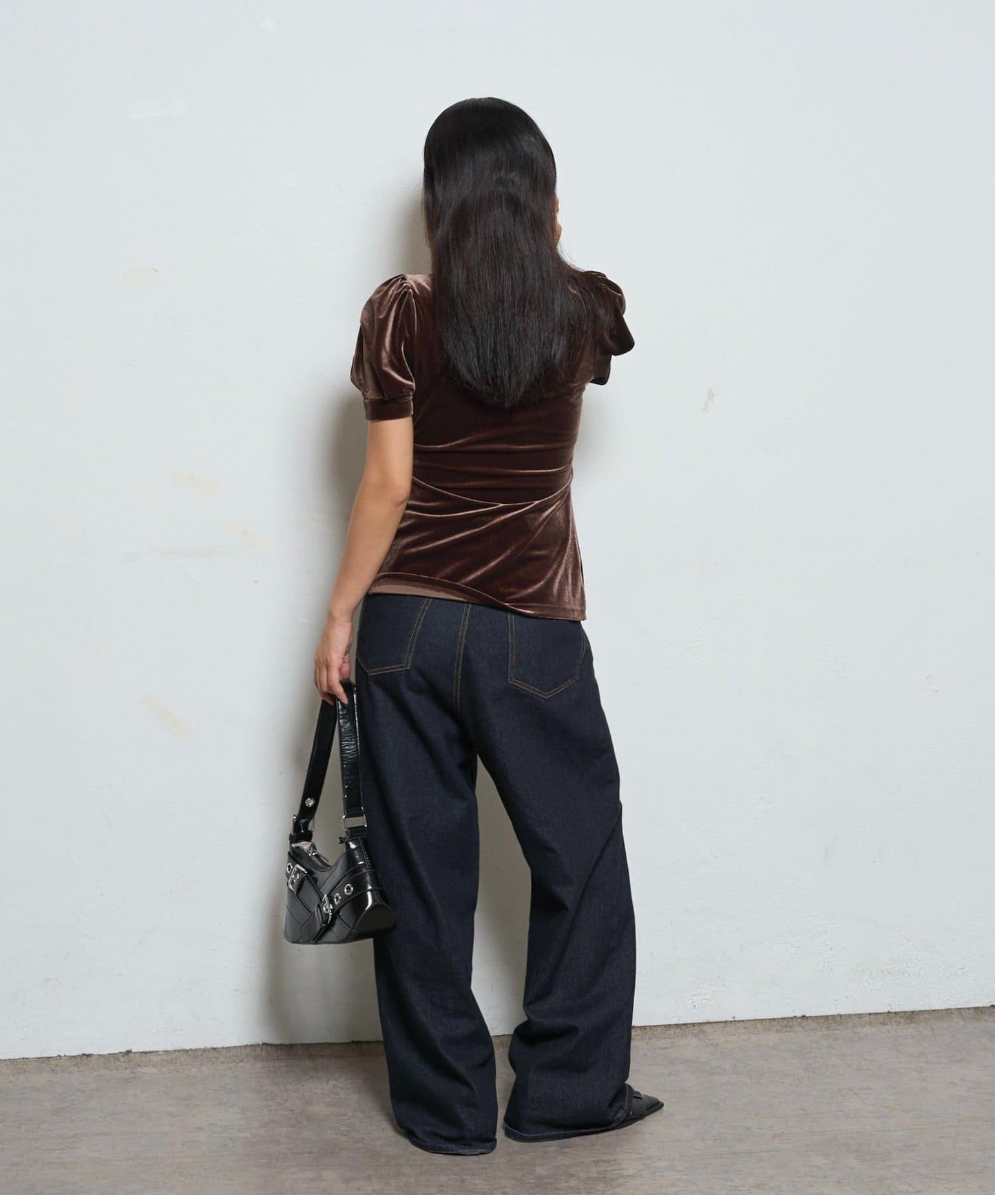 【WHO'S WHO gallery】泡泡袖褶皺天鵝絨上衣