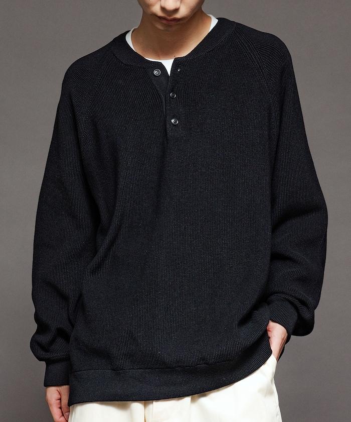 寬鬆版型 單面羅紋編織 亨利領 針織衫