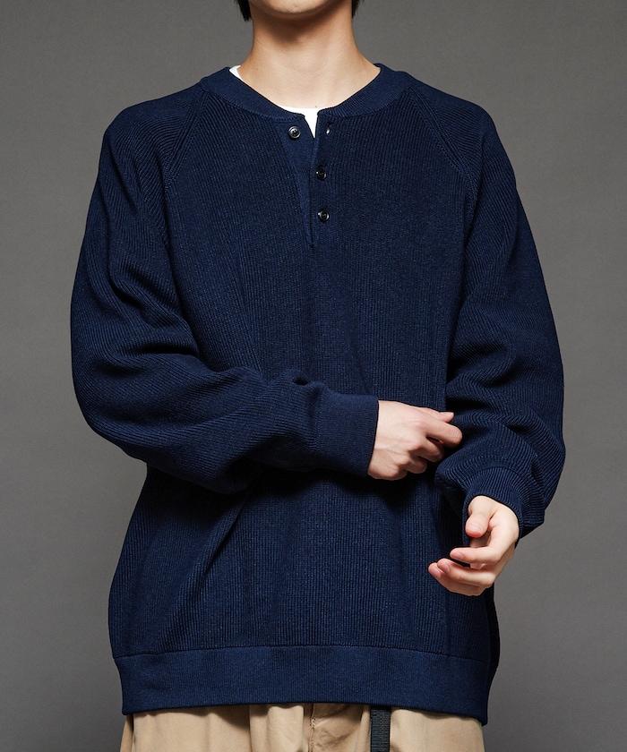 寬鬆版型 單面羅紋編織 亨利領 針織衫