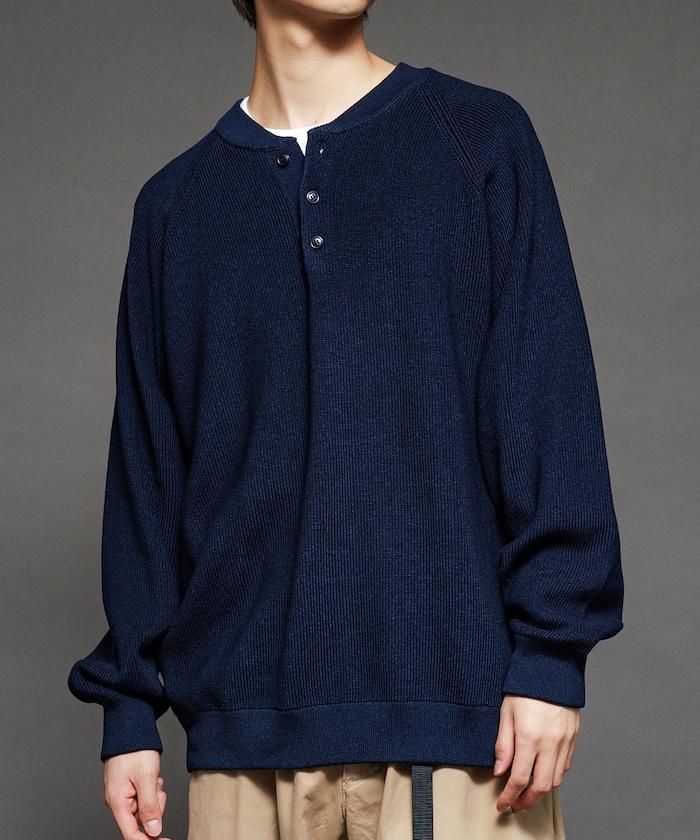 寬鬆版型 單面羅紋編織 亨利領 針織衫