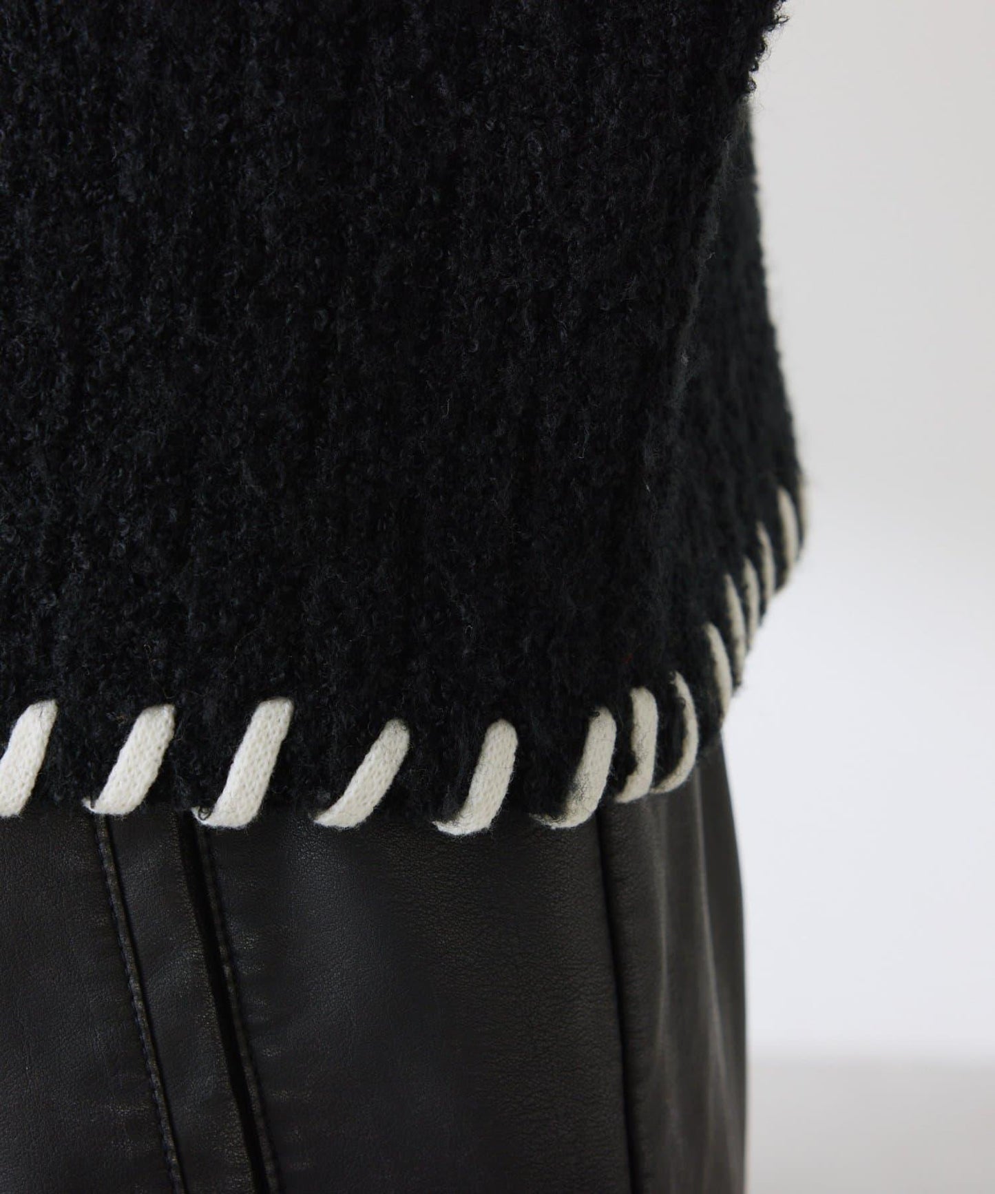 【柔軟觸感】圈圈設計針織衫