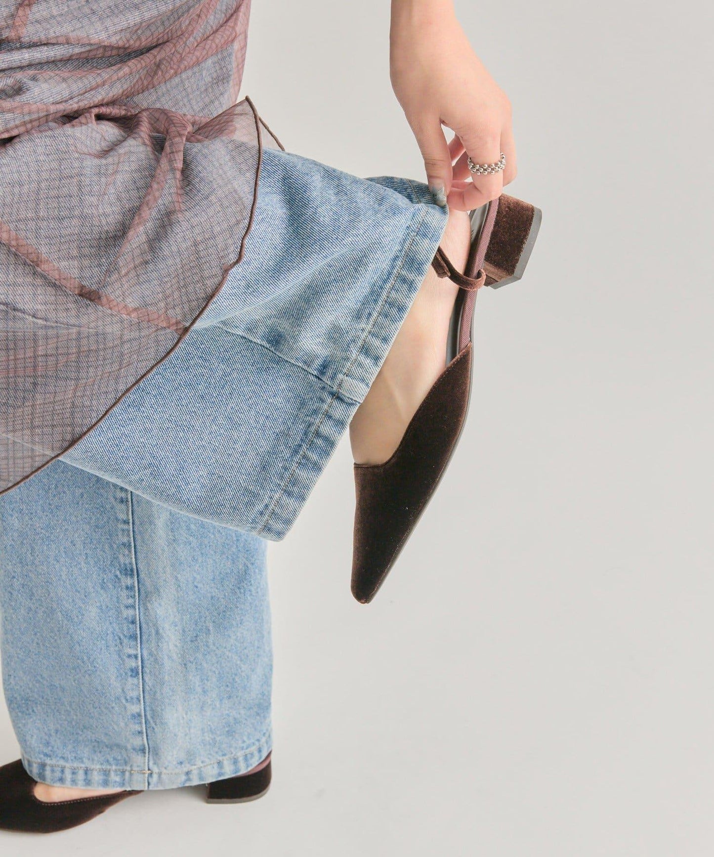 尖頭天鵝絨高跟鞋