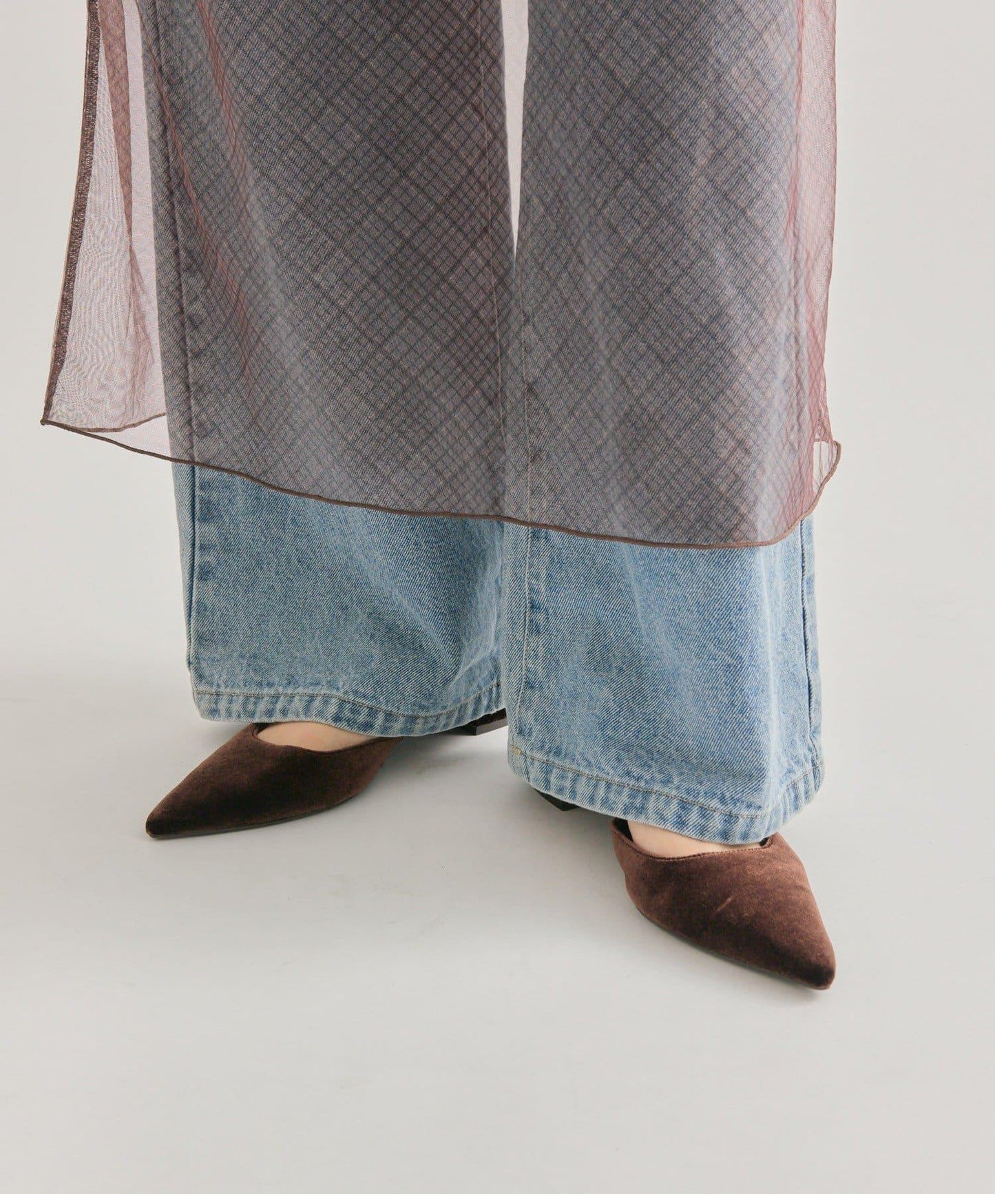 尖頭天鵝絨高跟鞋