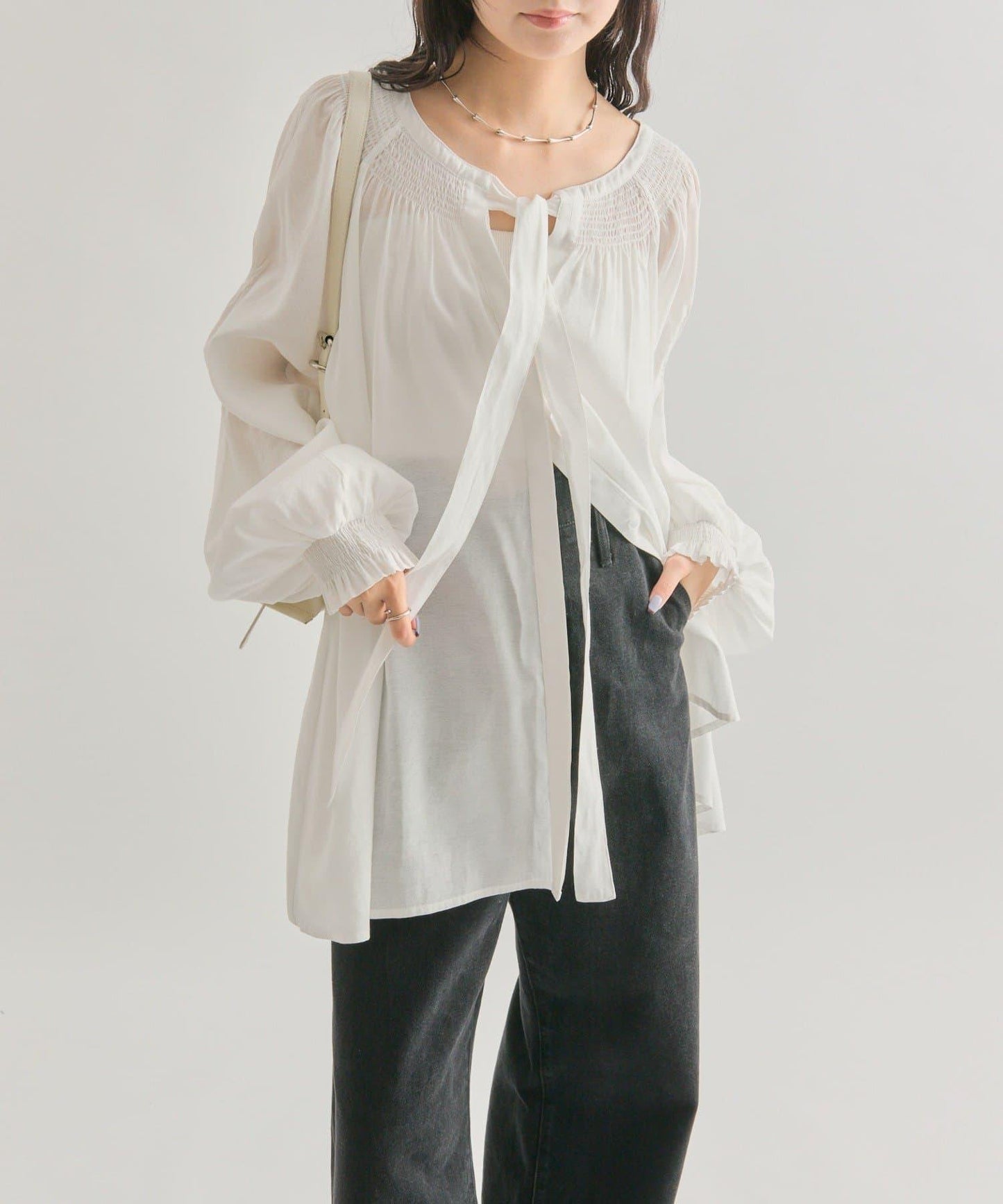 蝴蝶結領繫帶襯衫