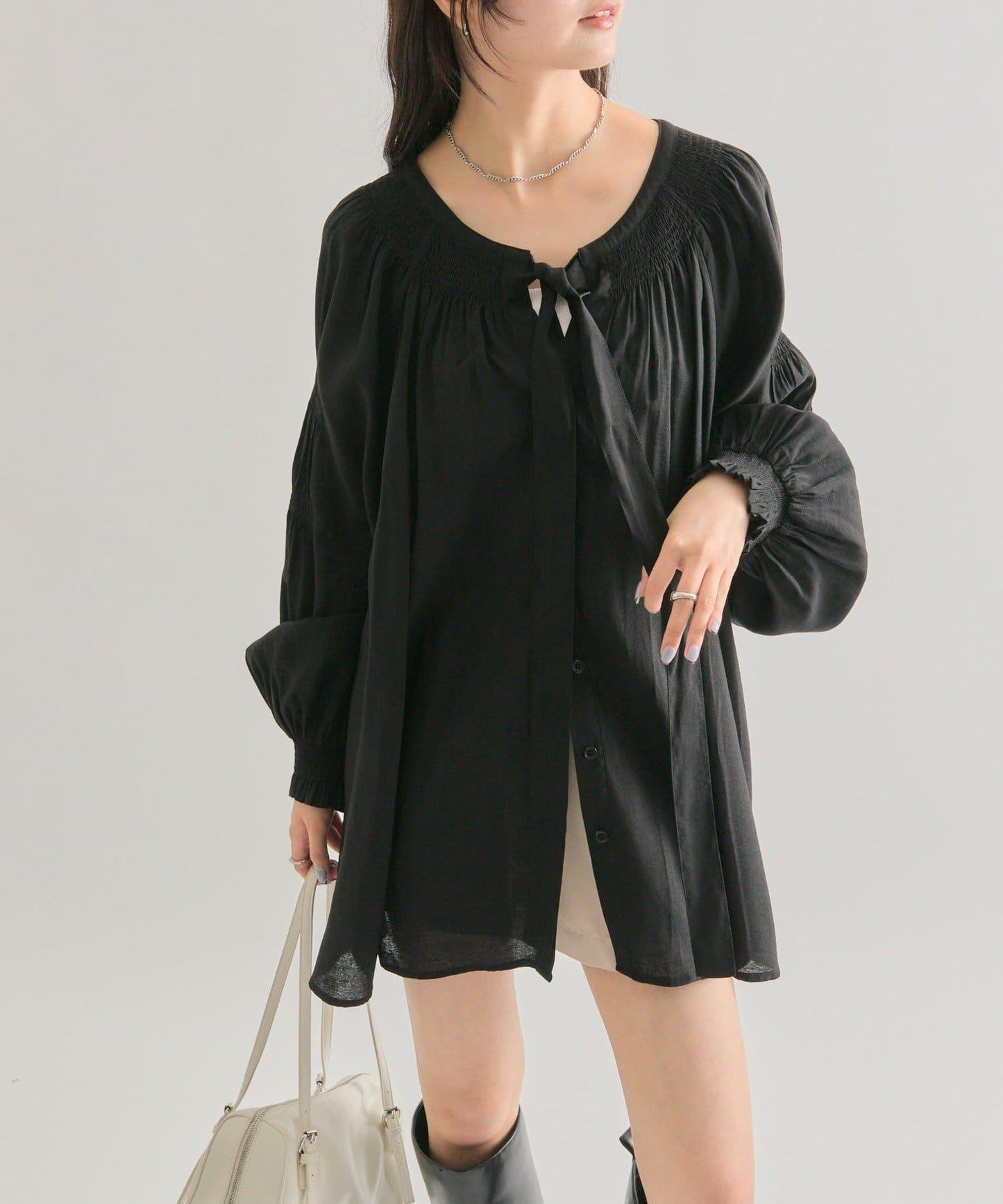 蝴蝶結領繫帶襯衫