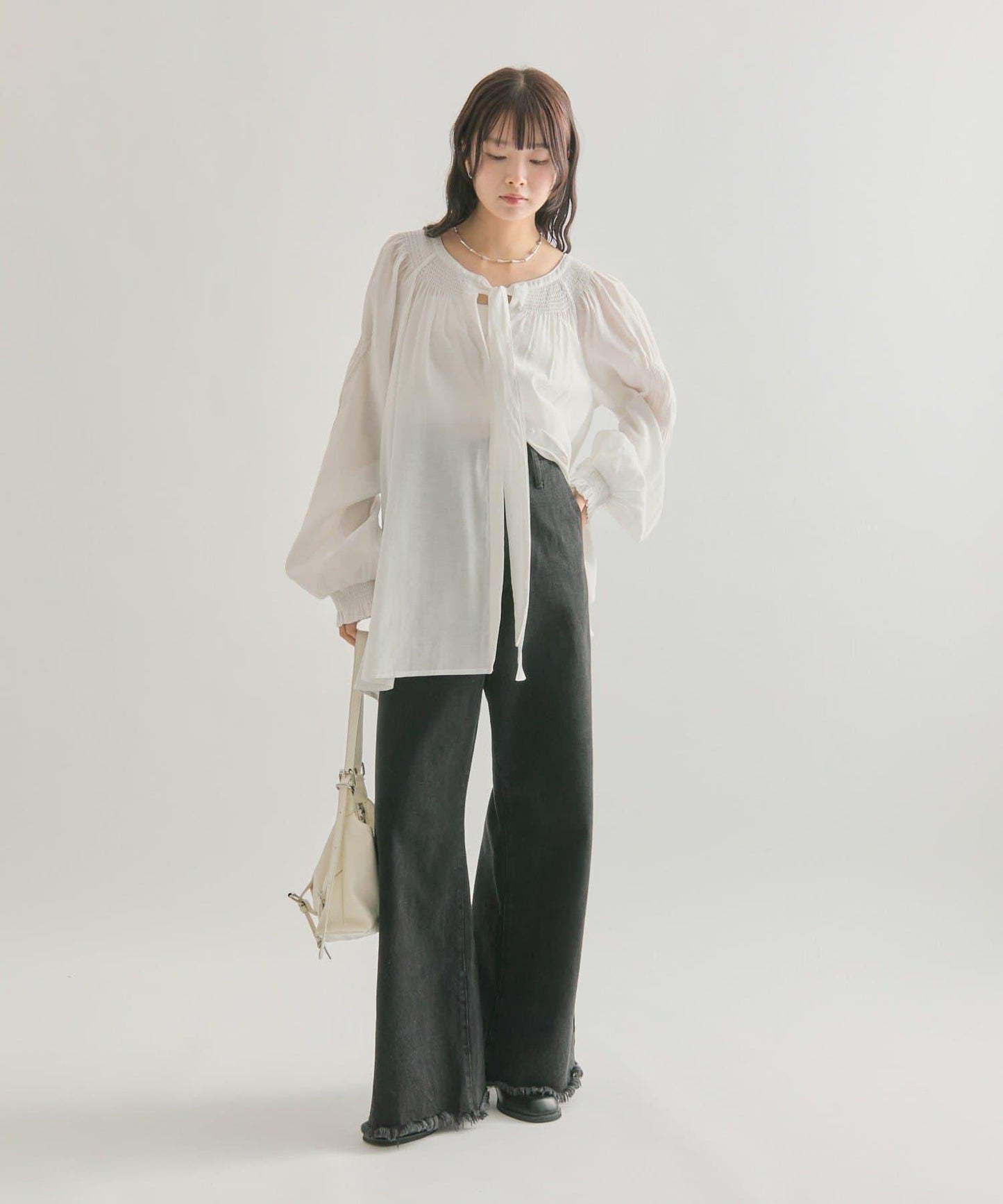 蝴蝶結領繫帶襯衫