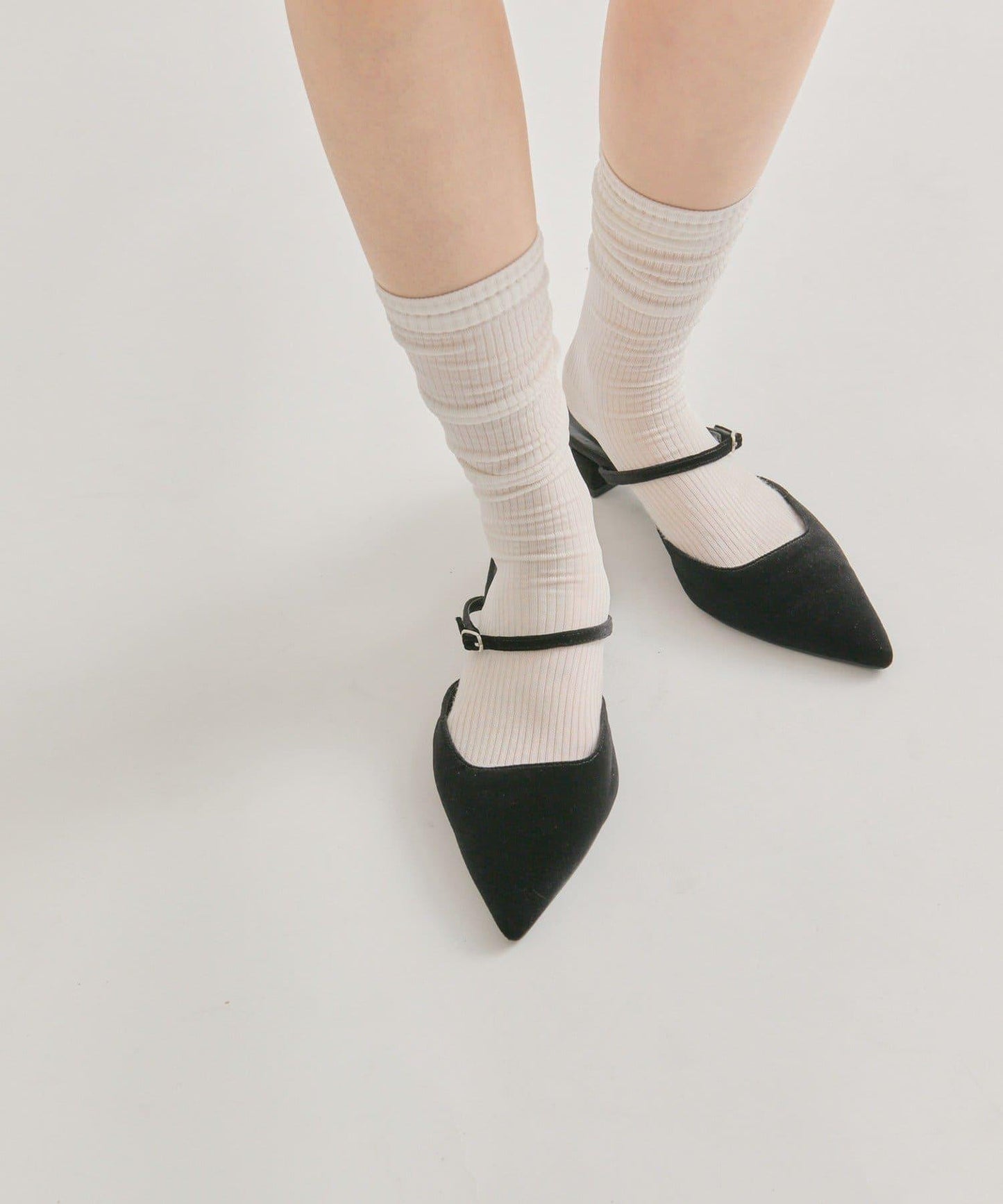 尖頭天鵝絨高跟鞋