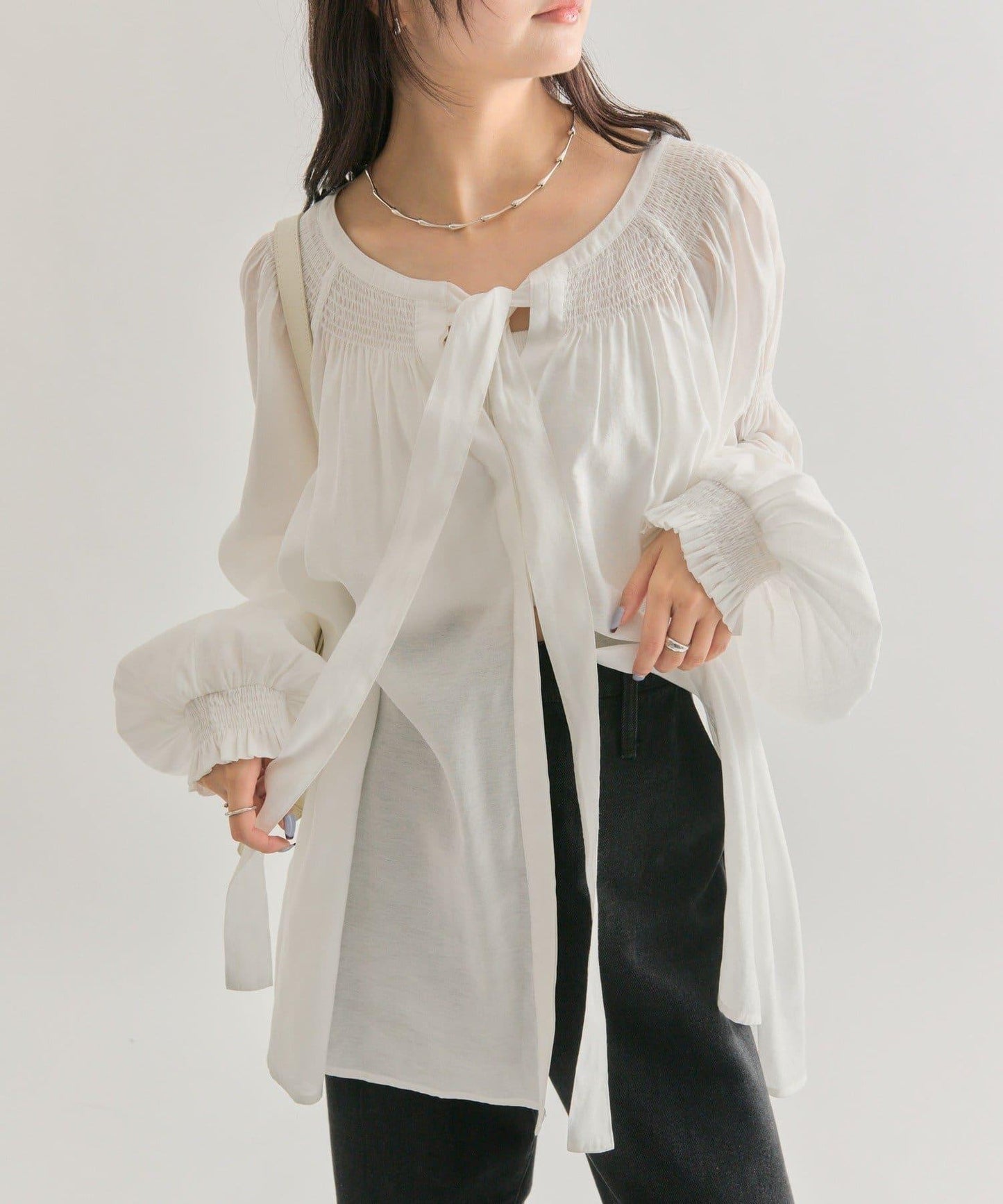 蝴蝶結領繫帶襯衫