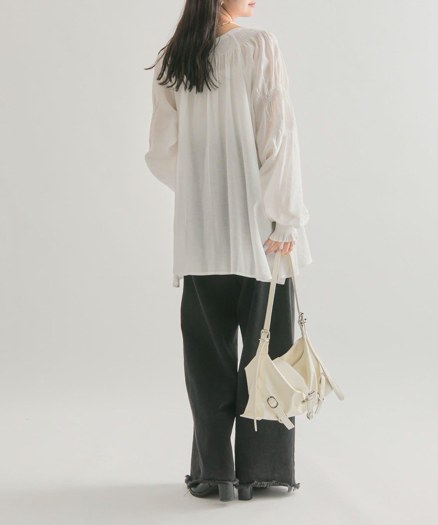 蝴蝶結領繫帶襯衫