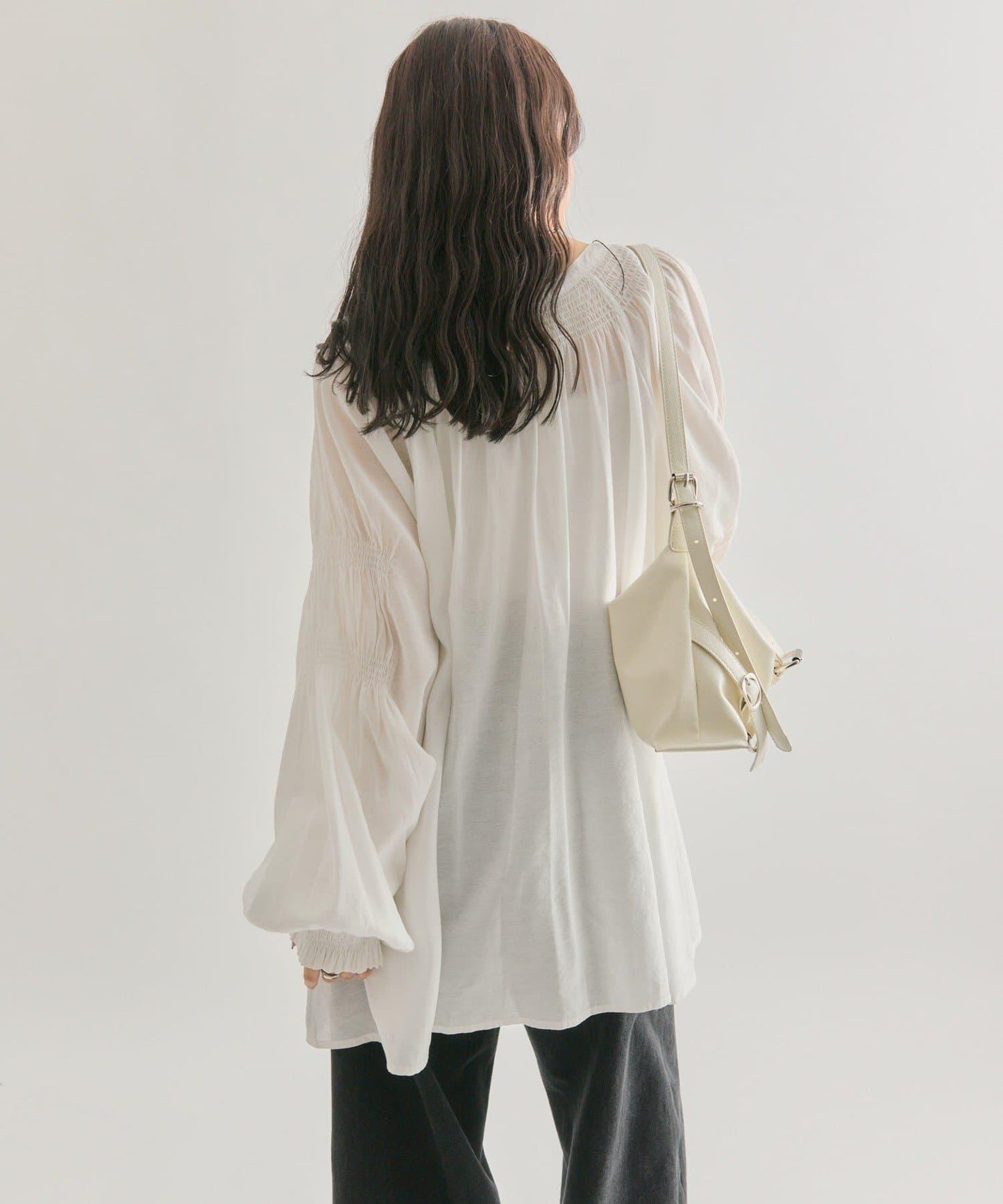 蝴蝶結領繫帶襯衫