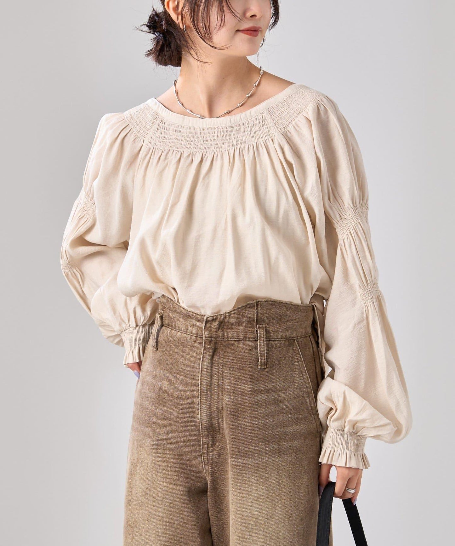 蝴蝶結領繫帶襯衫