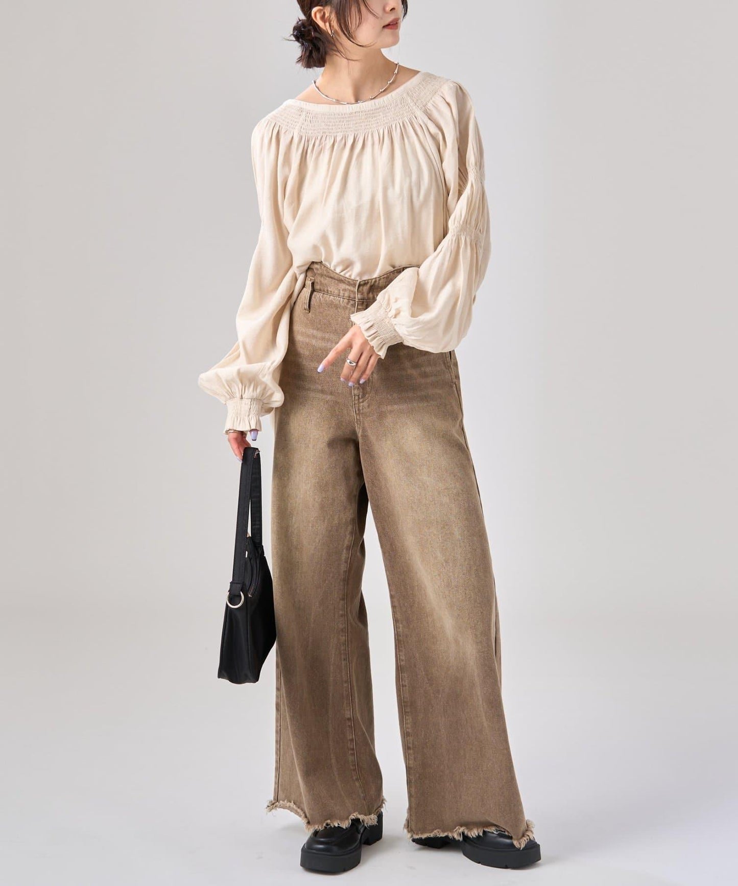 蝴蝶結領繫帶襯衫