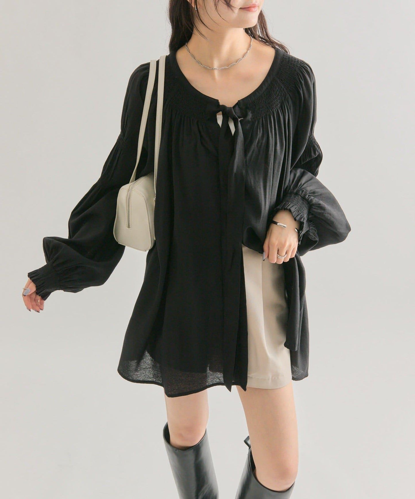 蝴蝶結領繫帶襯衫