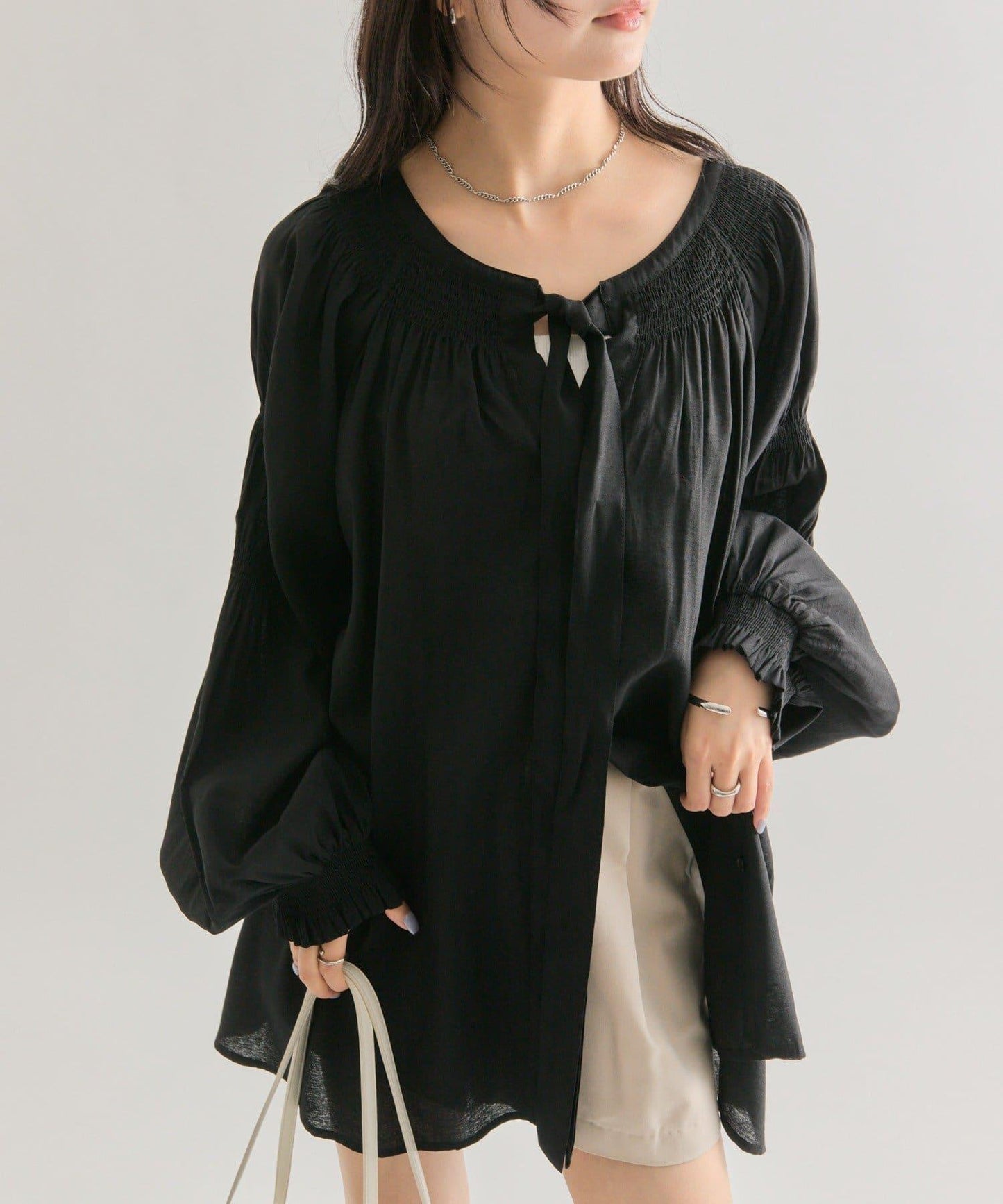 蝴蝶結領繫帶襯衫