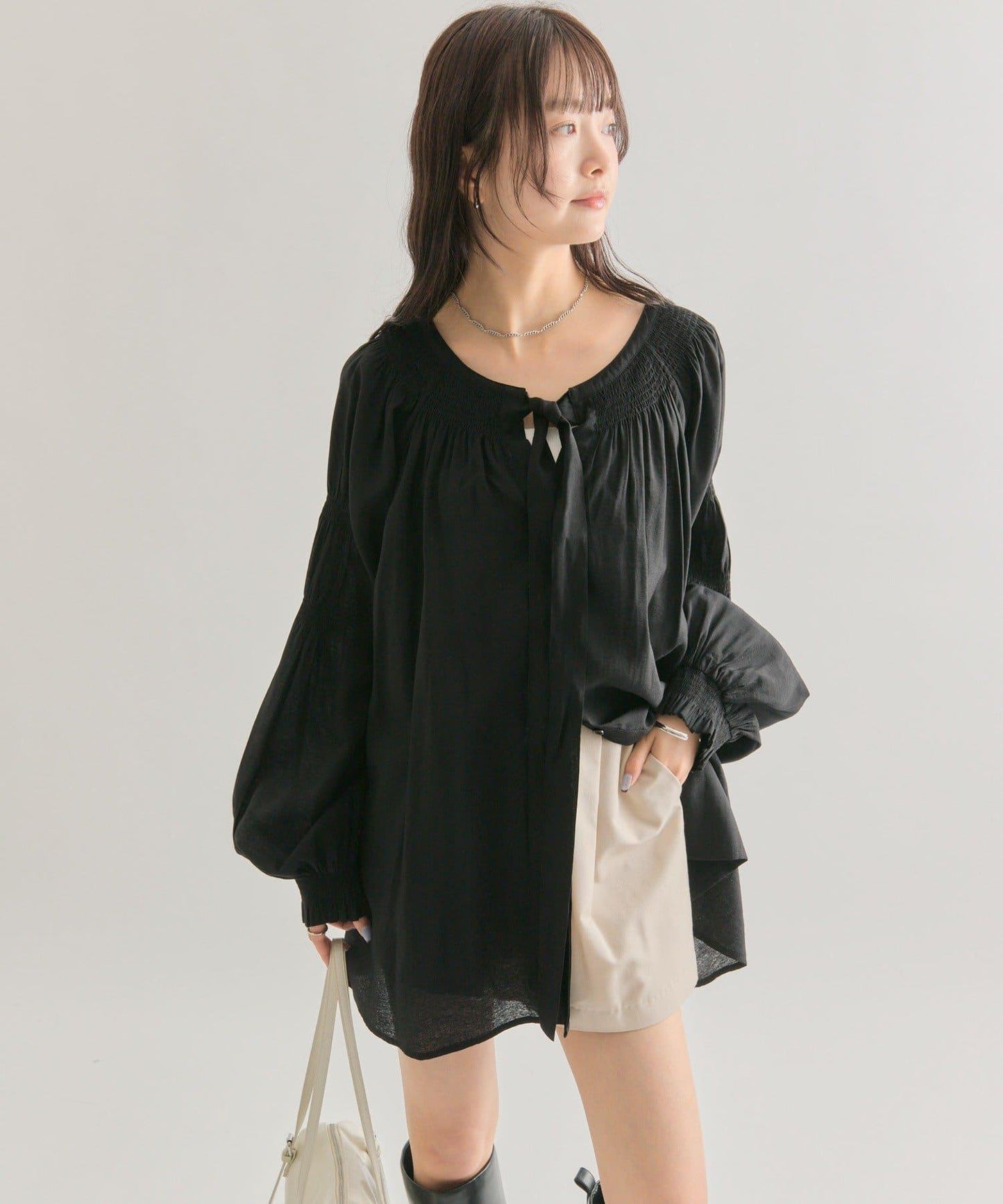 蝴蝶結領繫帶襯衫