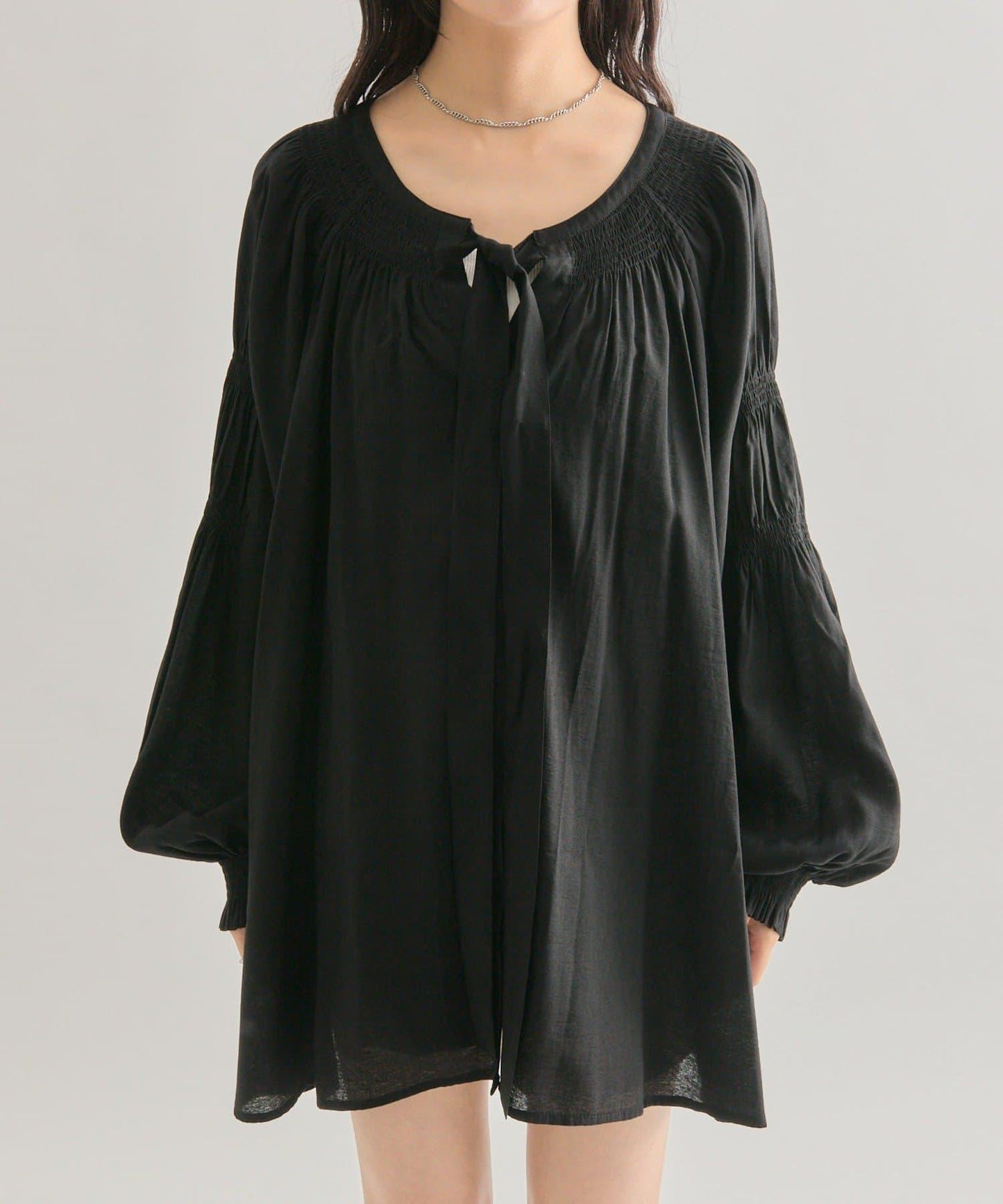 蝴蝶結領繫帶襯衫