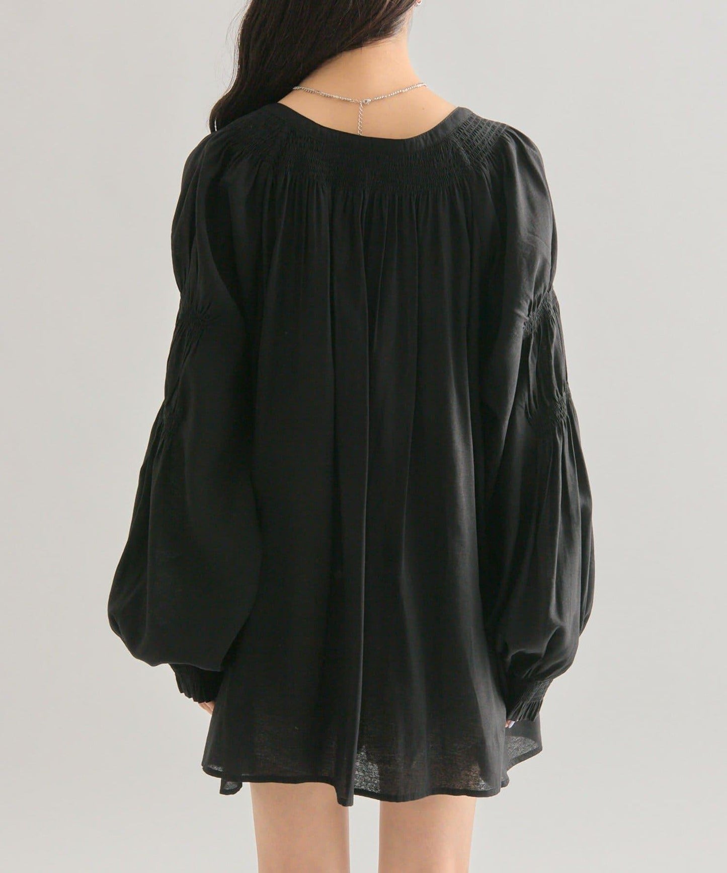 蝴蝶結領繫帶襯衫